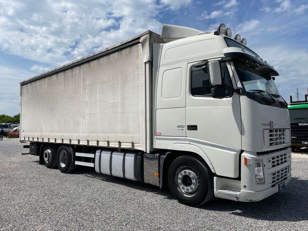 Camion telonato VOLVO FH 400 FH13.400 Globetrotter - Photo 2