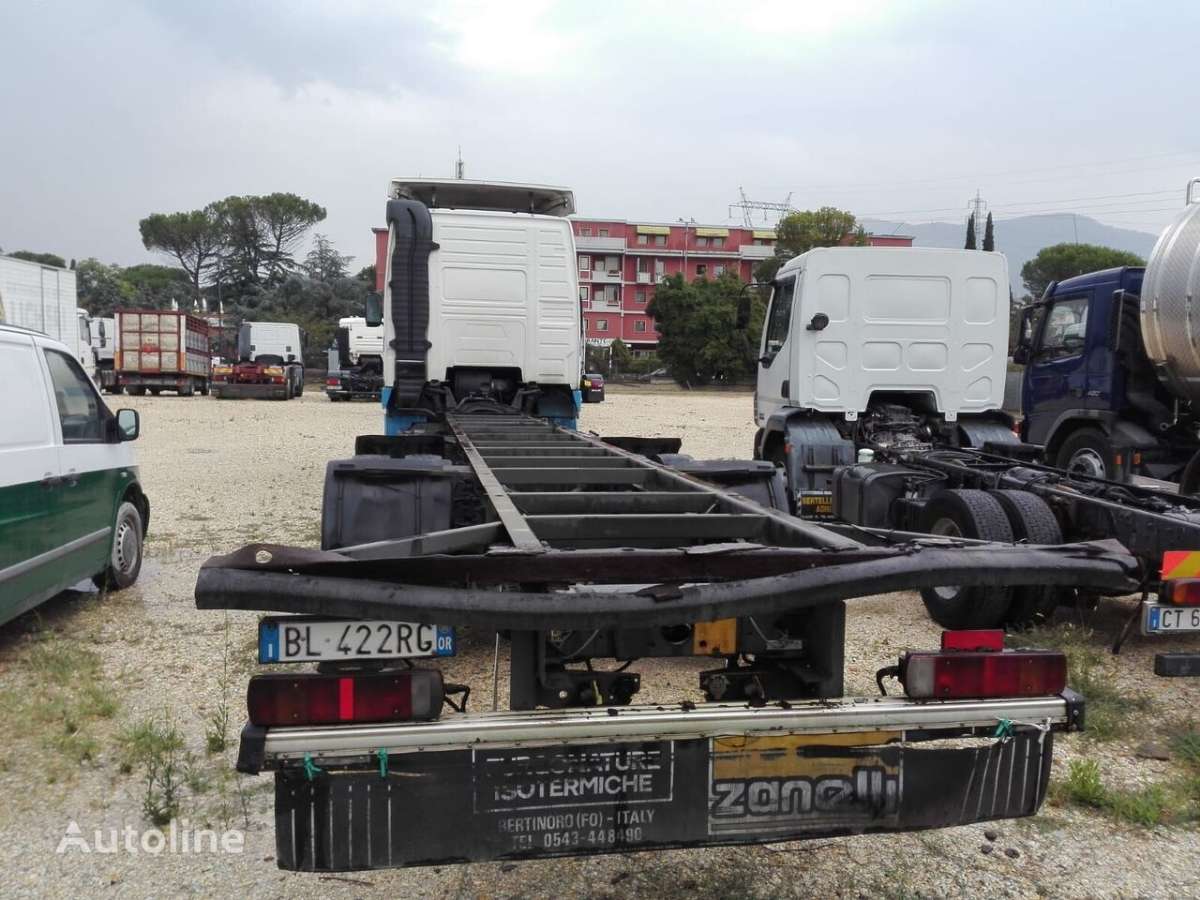 Camion isotermico VOLVO FH 12 380 - Photo 3