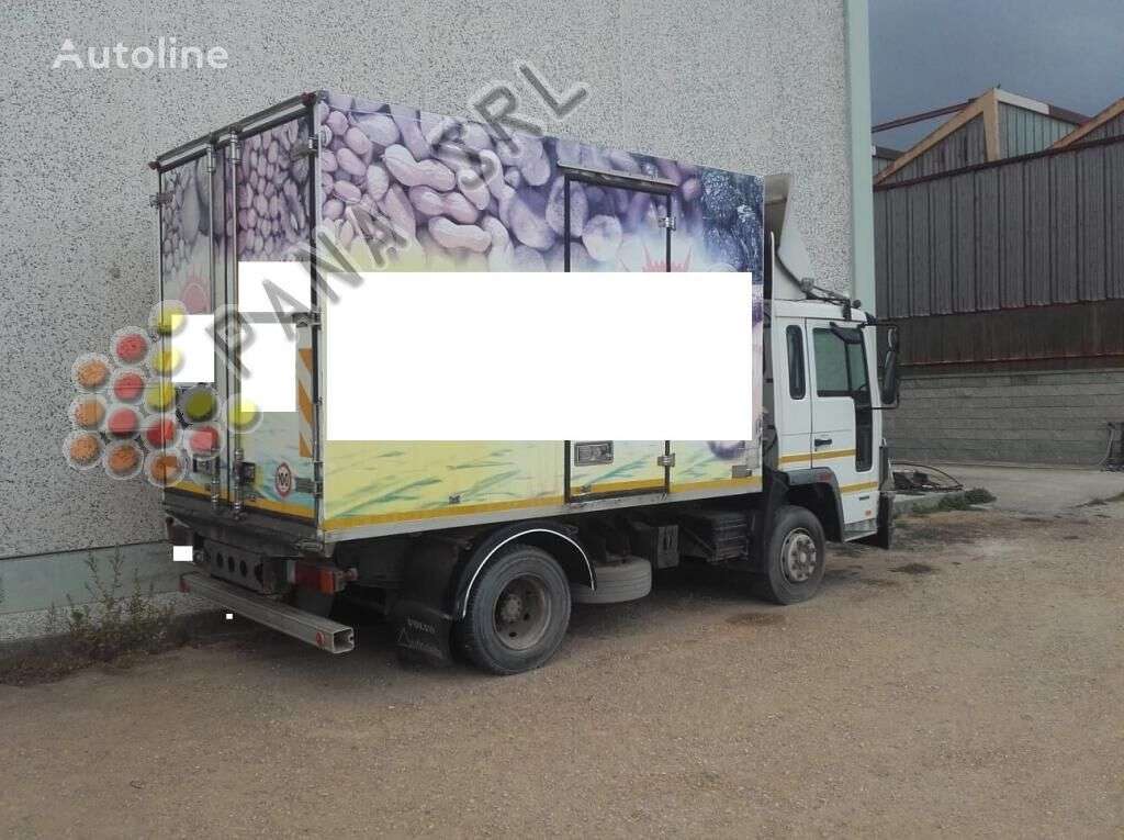Camion isotermico VOLVO FL 608 - Photo 2